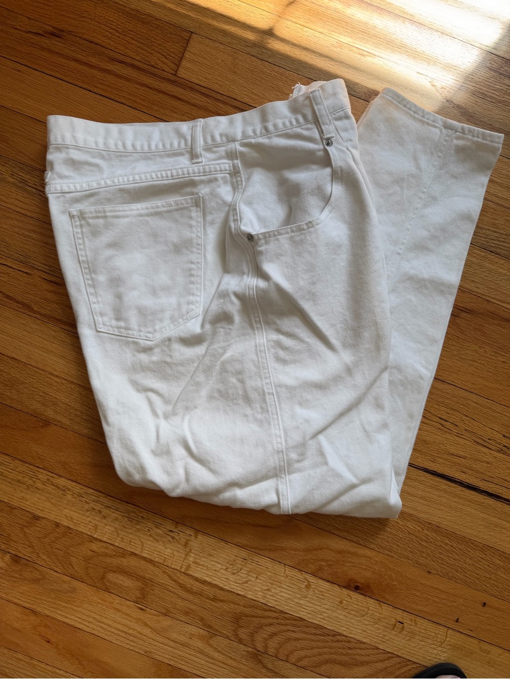 Classic women’s White Jeans - Clean Straight Fit